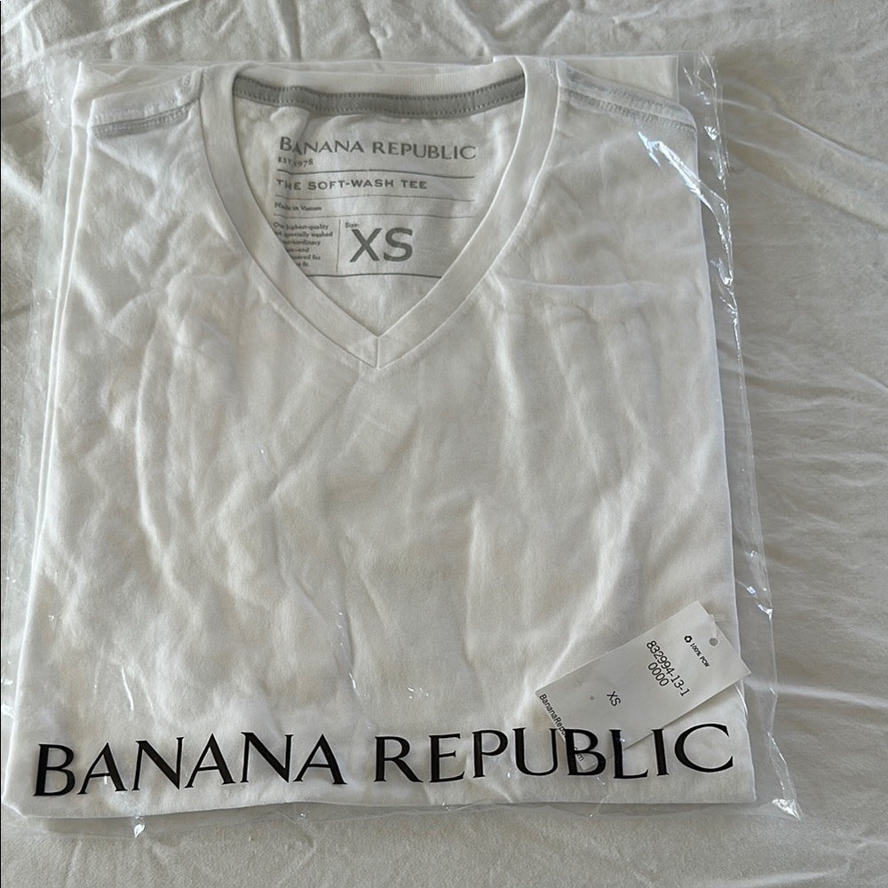 Banana Republic Soft-Wash White Tee
